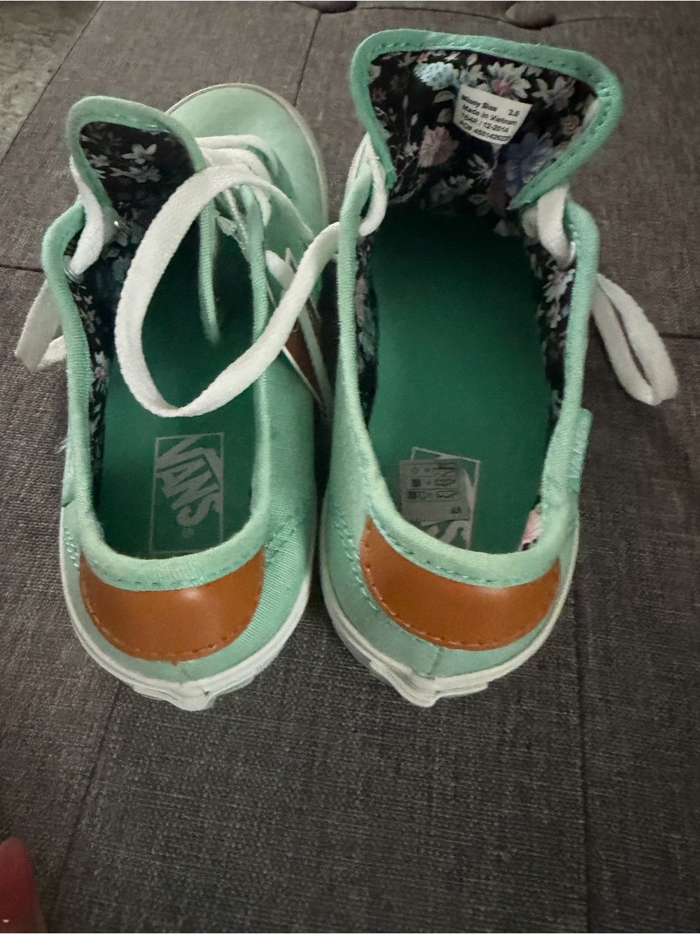 Vans Mint Green Canvas Low-Top Sneakers with White Laces - Picture 3 of 6